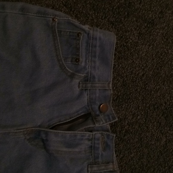 Light wash jean shorts - Picture 4 of 4